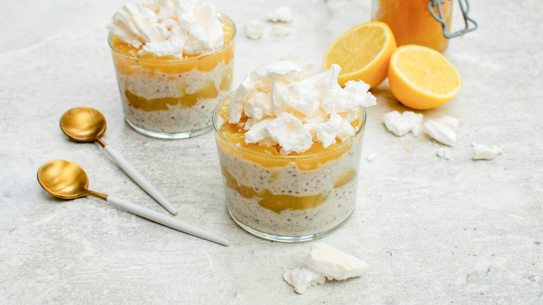 lemon meringue oats in jars