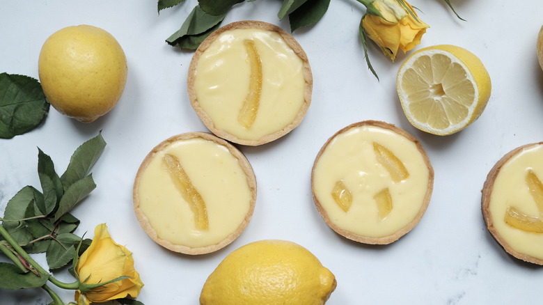 lemon tarts with lemons 