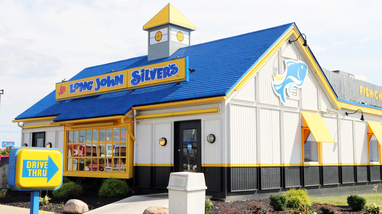 Long John Silver's storefront