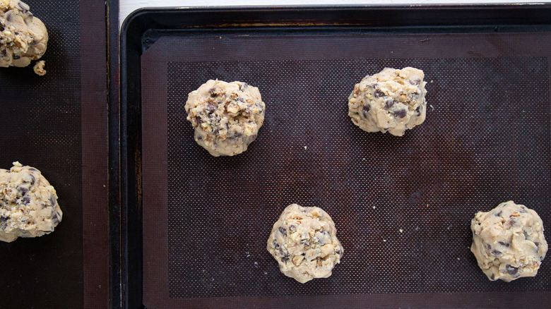 unbaked chocolate chip cookies