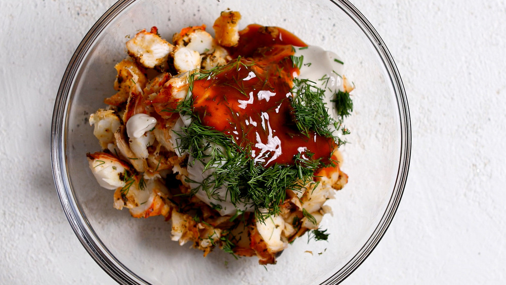 lobster roll sauce in clear glass bowl