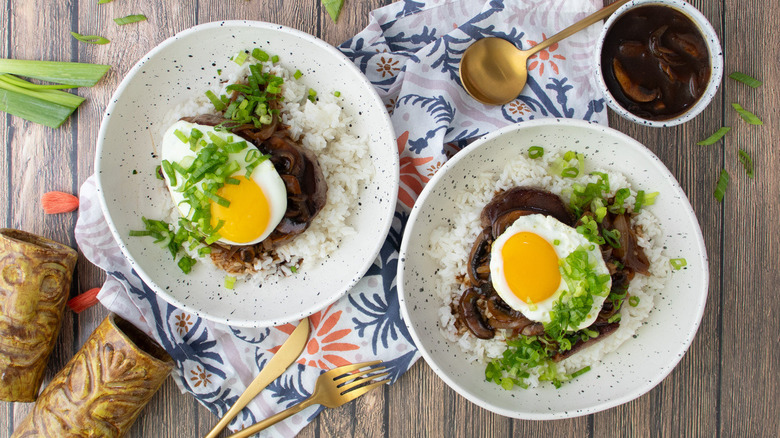 loco moco in two bowls