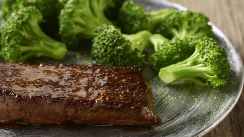 LongHorn kid's sirloin and broccoli