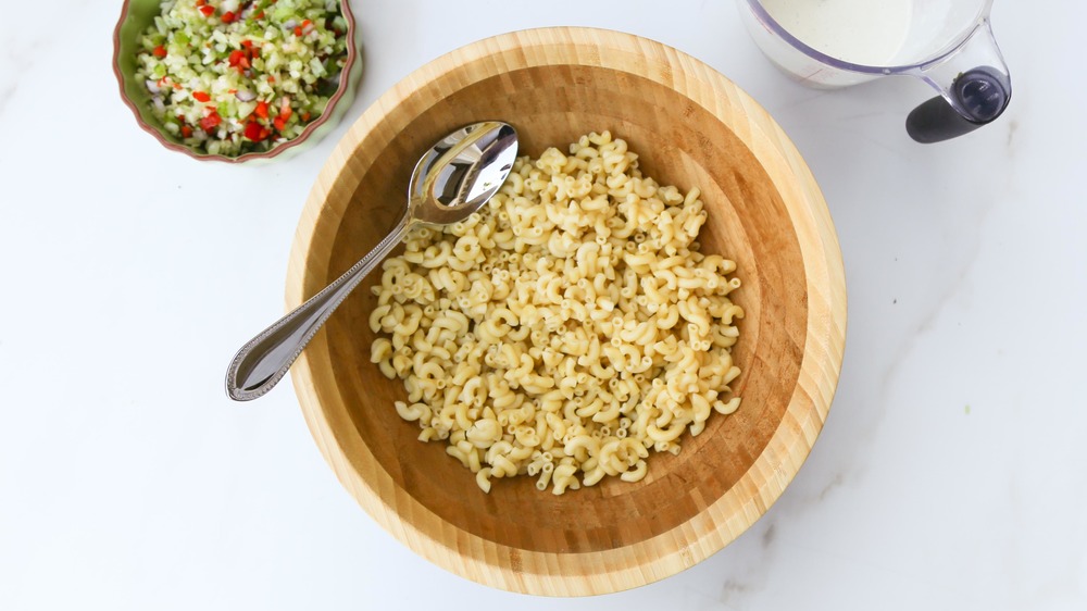 Cooked macaroni in bowl