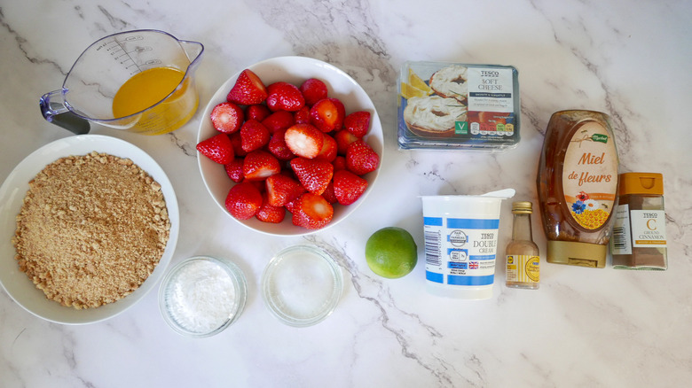 no-bake strawberry cheesecake ingredients 