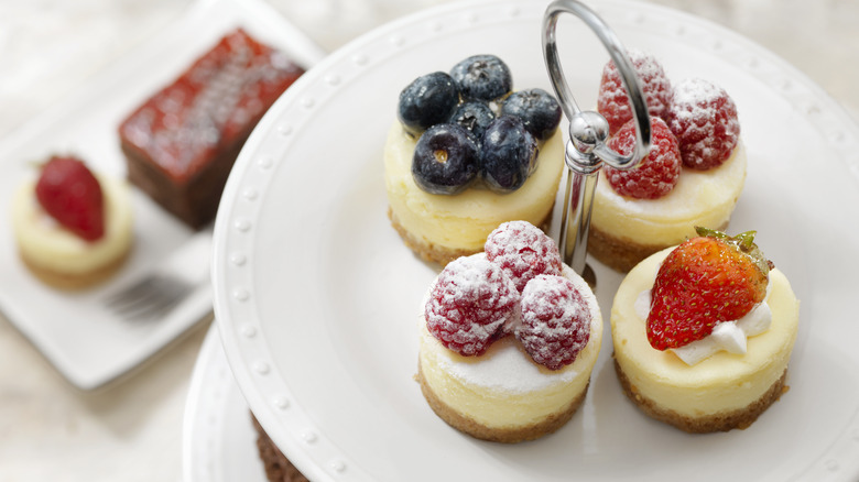 mini cheesecakes