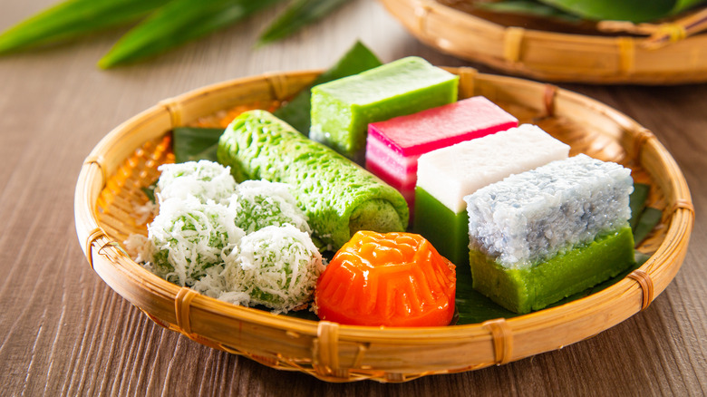 Different types of kuih