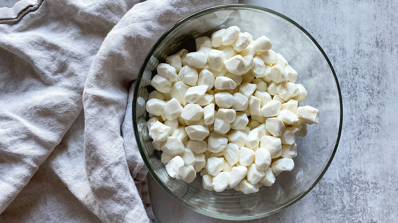 mozzarella balls in bowl