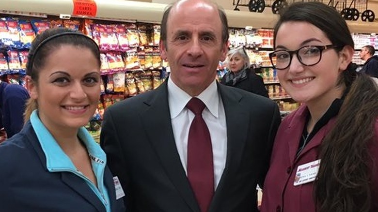 Arthur Demoulas with market employees