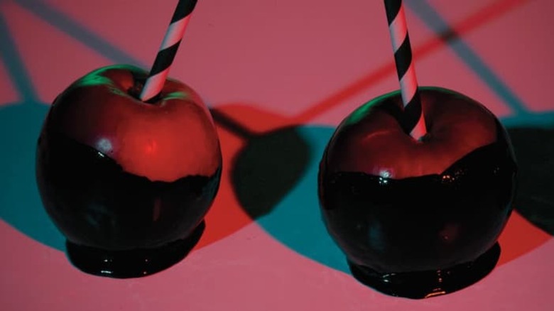 Black caramel apples from Martha Stewart