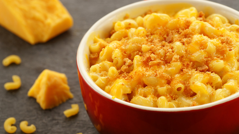 Bowl of mac and cheese with breadcrumbs