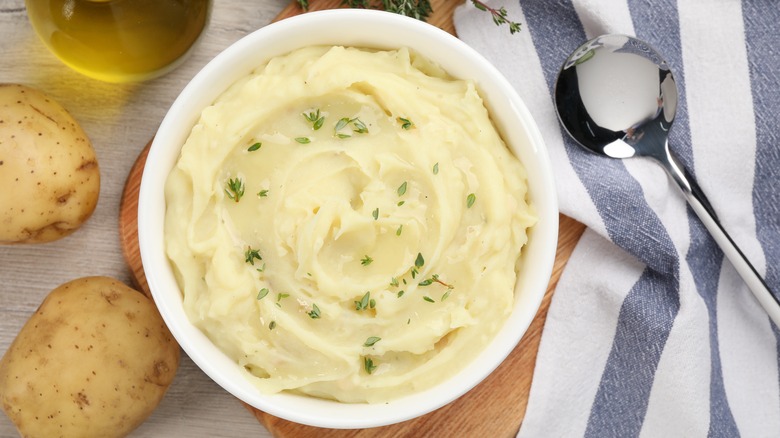 Mashed potatoes and olive oil