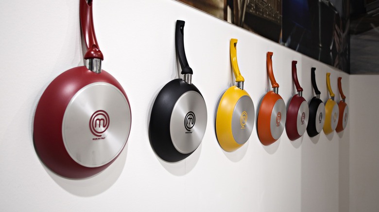 Masterchef logo saute pans