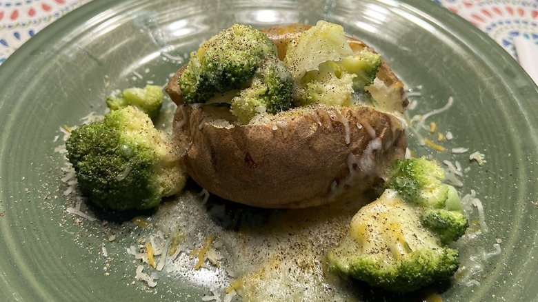 Baked potato with broccoli and cheese