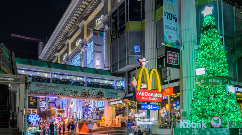 McDonald's exterior decorated for Christmas