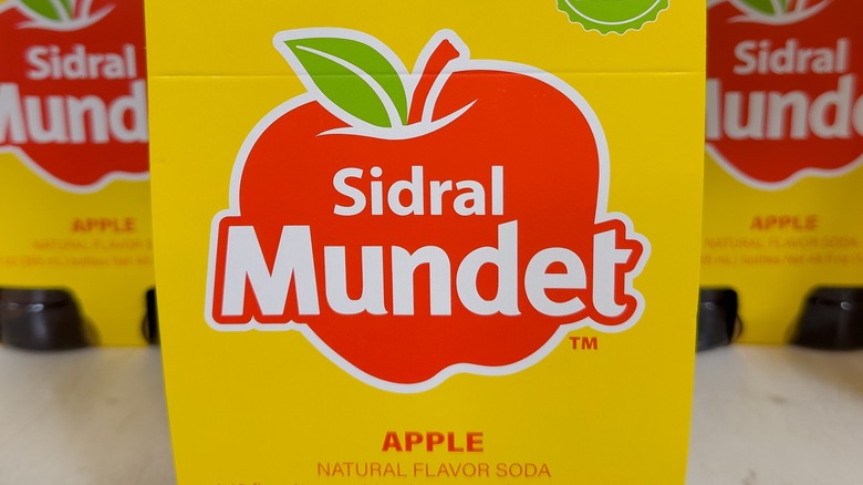 Packaging for Sidral Mundet soda 