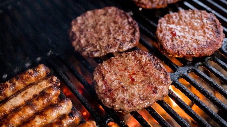 grilling burgers