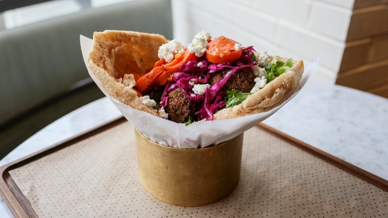 Falafel pita