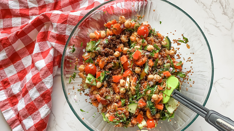 stirred and seasoned salad