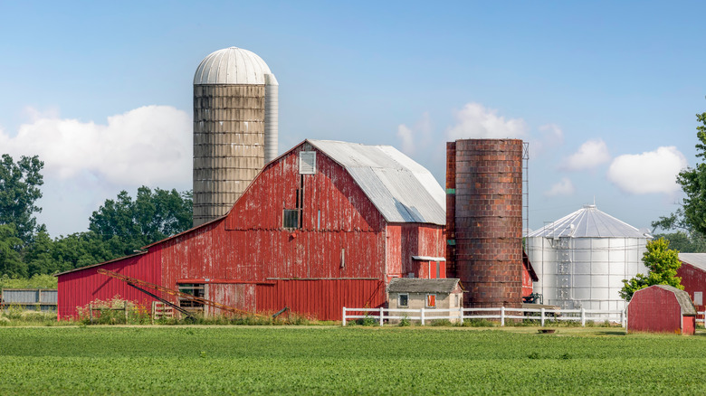 midwestern barn