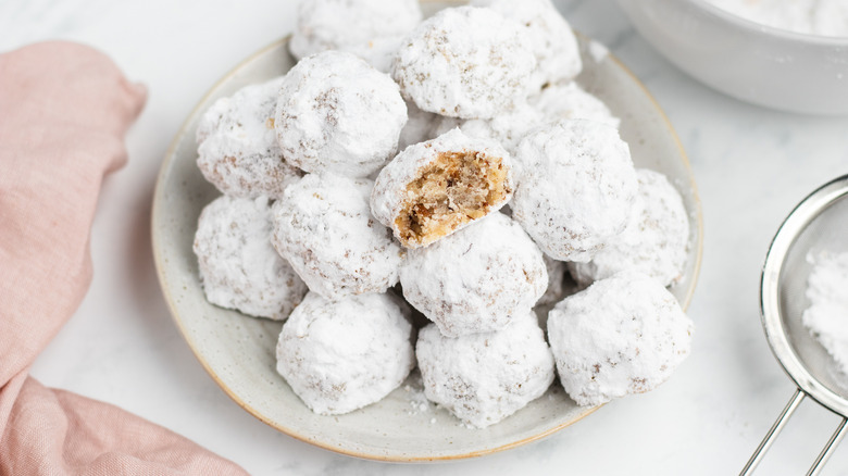 Mexican wedding cookies on plate 