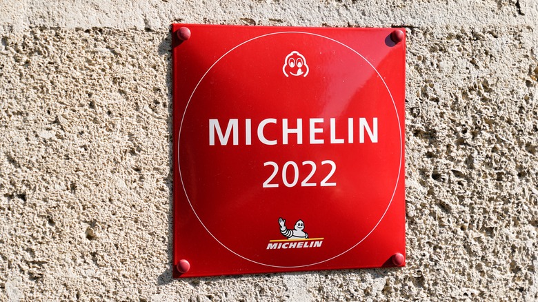 A Michelin 2022 sign on a wall