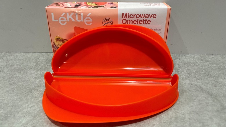 Lékué Omelette Maker on display