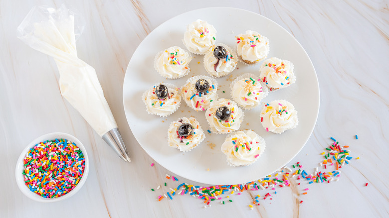 assembling mini Ice cream cupcakes