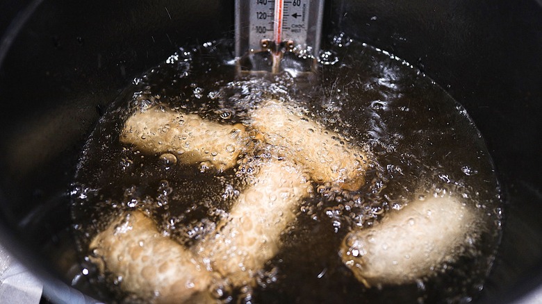 frying egg rolls in oil