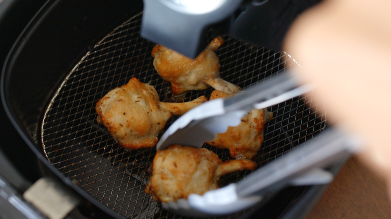 chicken legs in air fryer basket