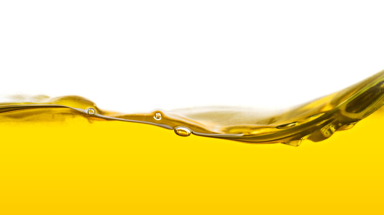 Layer of oil