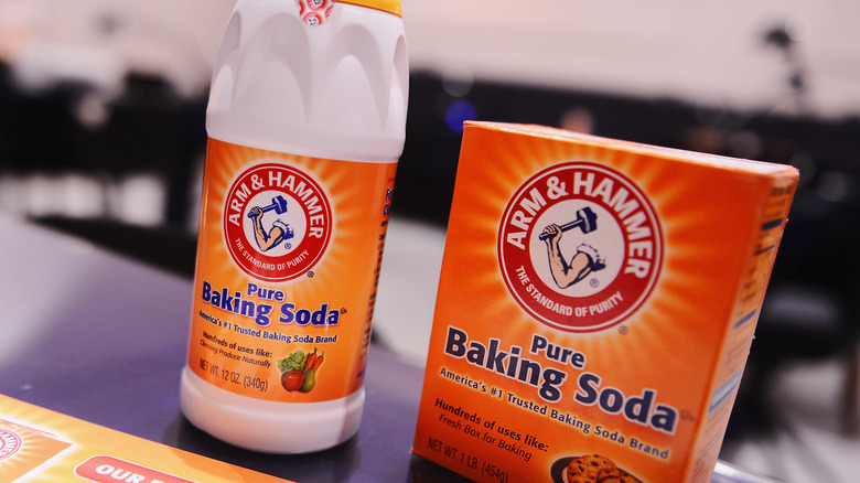 baking soda containers