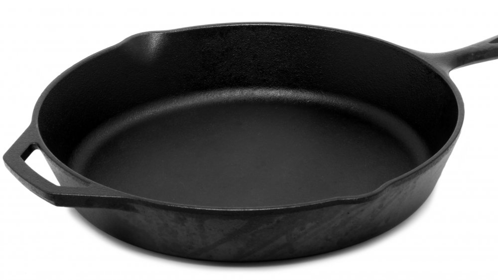 Cast iron pan