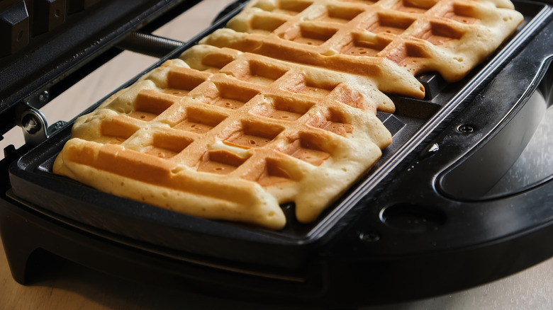 Crispy waffles in waffle maker