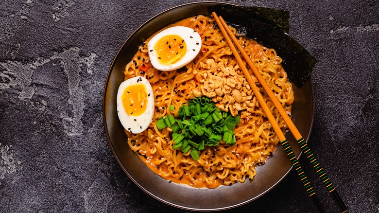 instant ramen with peanut butter 