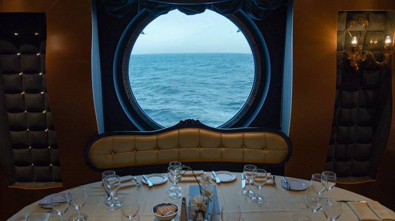 cruise ship dining table