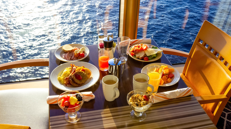 cruise ship breakfast