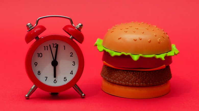 burger and a timer