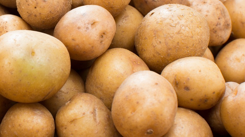 pile of russet potatoes