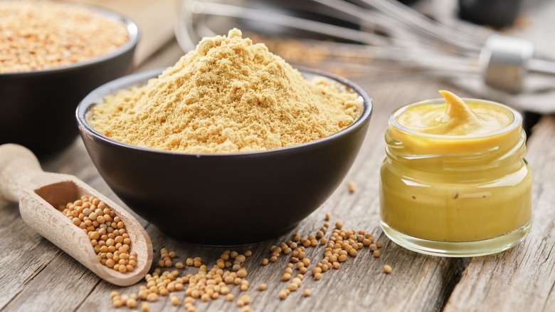 mustard, powder, and seeds