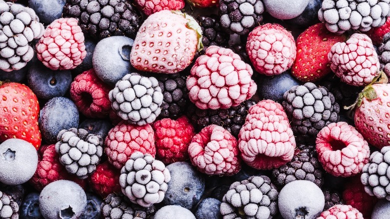 mixed frozen berries