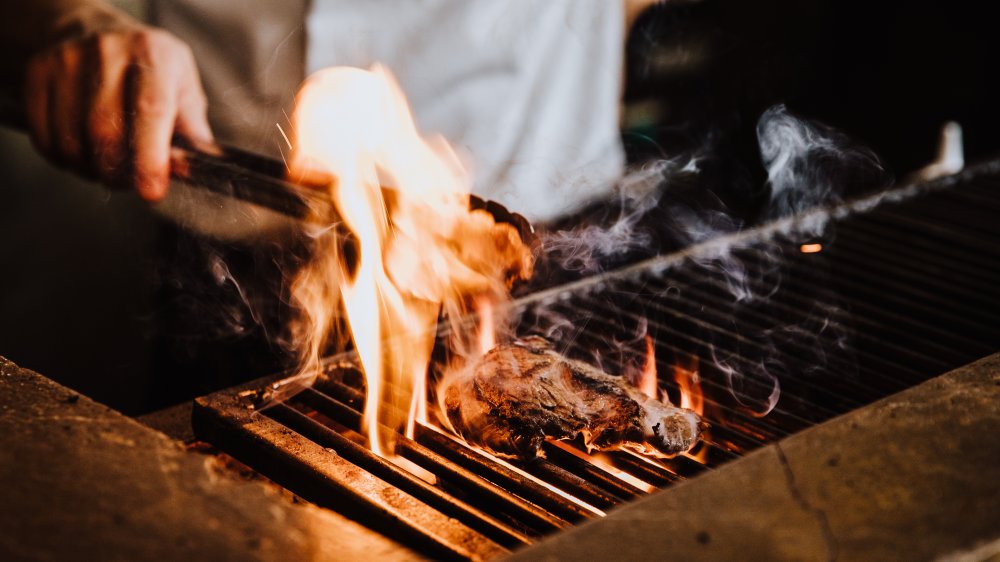 Mistakes Everyone Makes When Ordering Steak