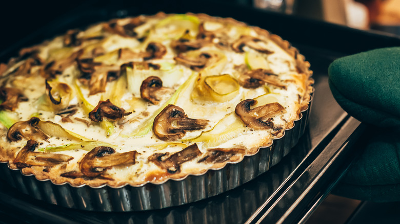 Baked mushroom quiche