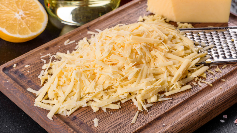 Grated cheddar cheese