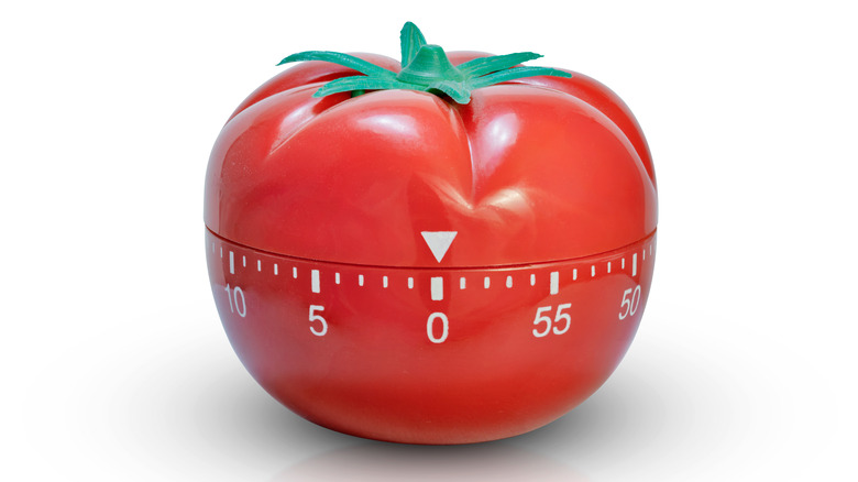 Kitchen timer shaped like tomato