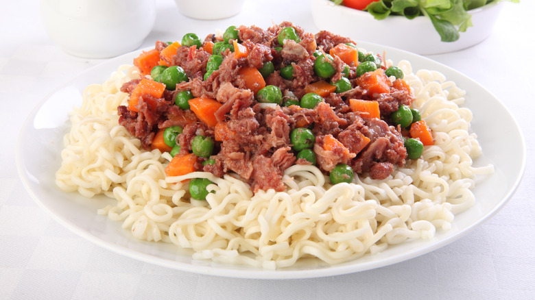 Beef hash with noodles