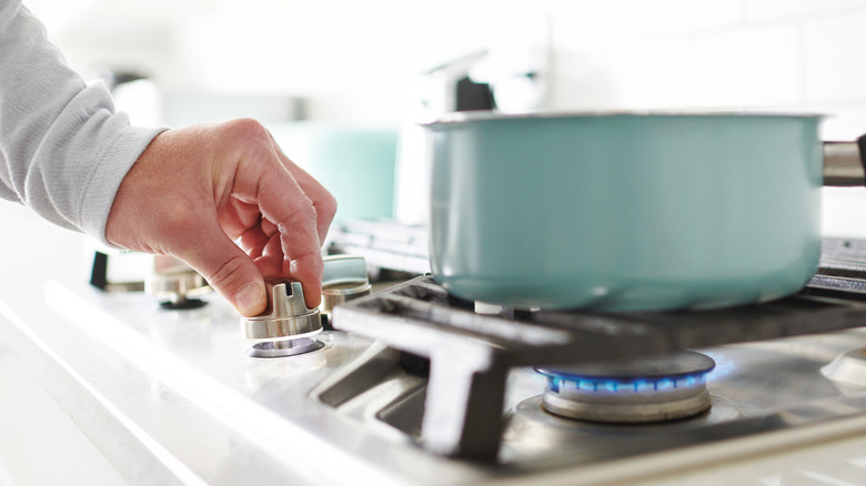 pot on gas stove