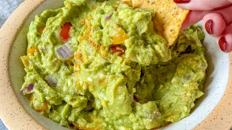 guacamole without cilantro and tortilla chip