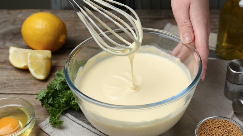 Whisking mayonnaise 