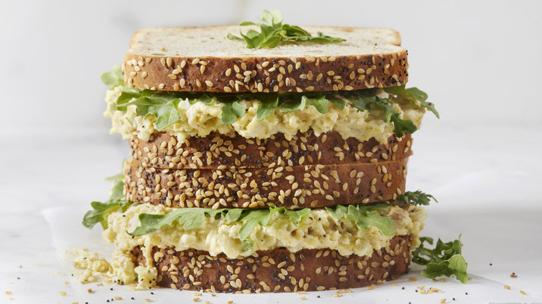 Egg salad sandwich